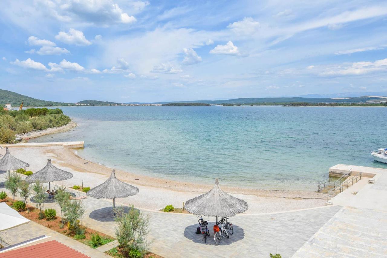 Apartment L And S On The Beach Ugrinici Εξωτερικό φωτογραφία